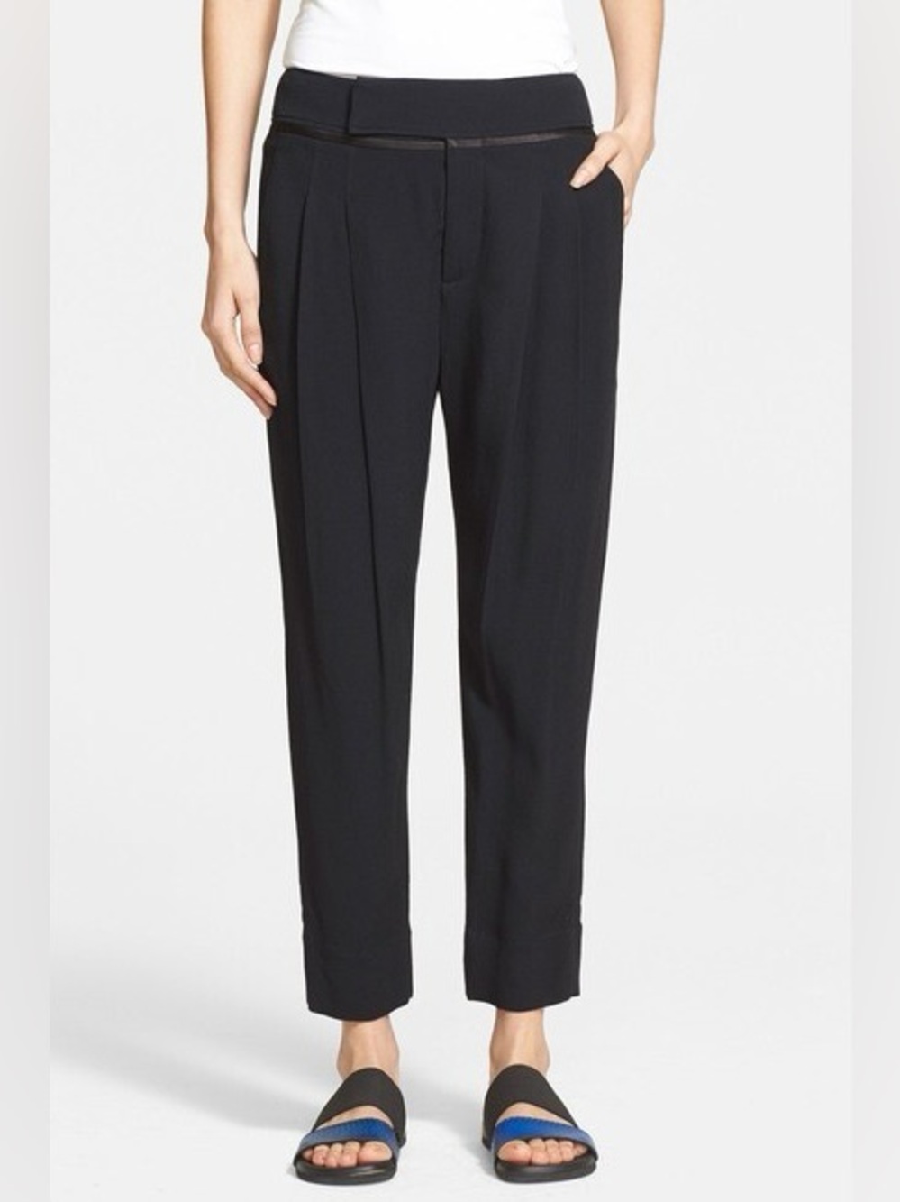 Helmut Lang - Pleated Cropped Tapered Trouser Black Pants High-Rise - Size 6